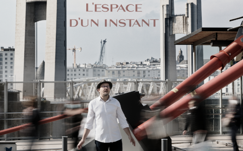 L'espace d'un instant